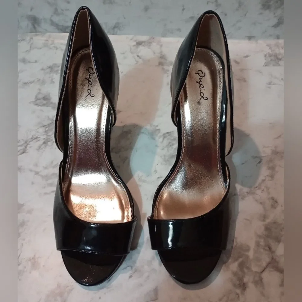 Qupid Shiny Black High Heel Shoes Size 9